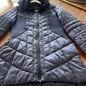 XOXO midnight blue long puffer quilted fitted hooded raincoat jacket sz Large